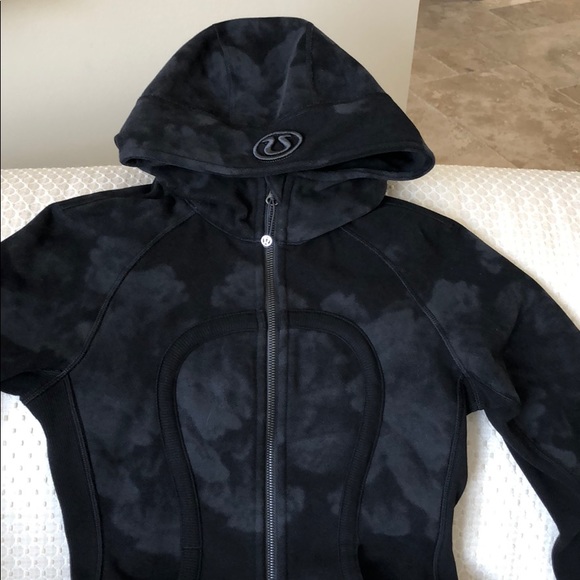 lululemon athletica Tops - 💋🖤Lululemon Jacket🖤💋